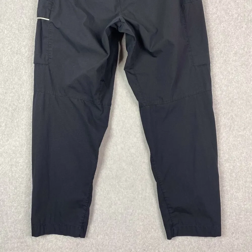 Nike Sportswear Mens 34 Essential Style Woven Utility Pants in Black
